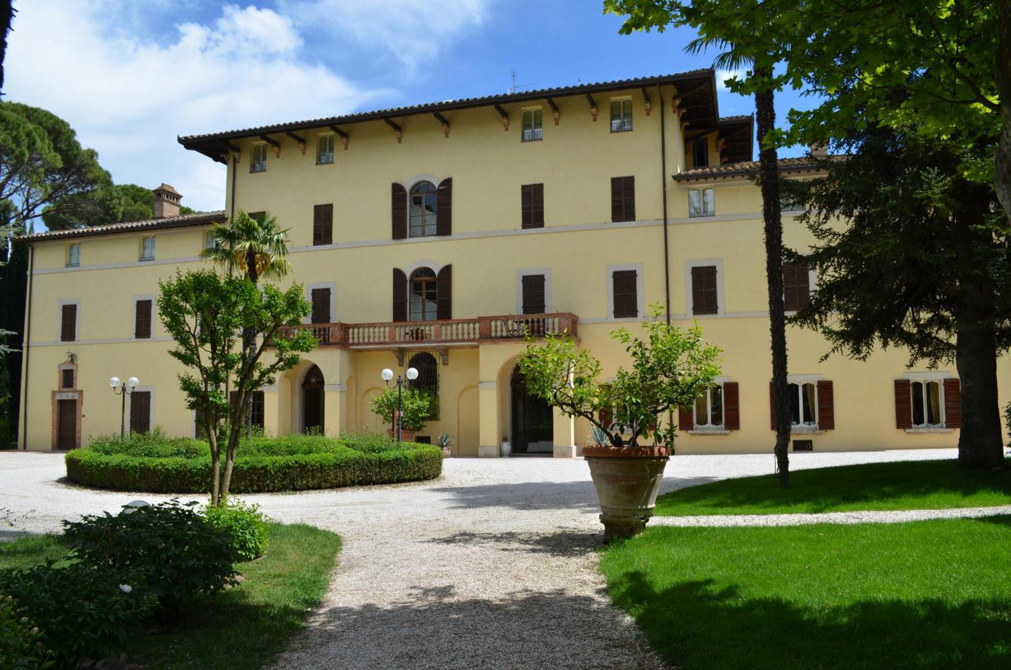 Hotel Posta Donini 1579 - UNA Esperienze San Martino In Campo Esterno foto